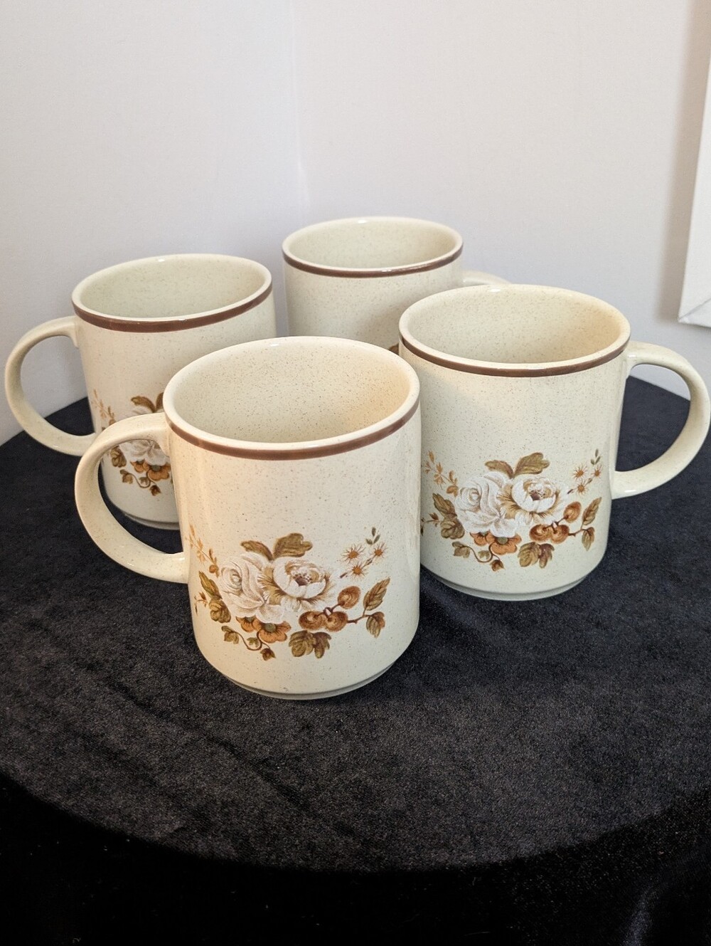 Vintage 1978 Royal Doulton Lambethware Ravel Floral Ceramic Mugs Brown Set of 4